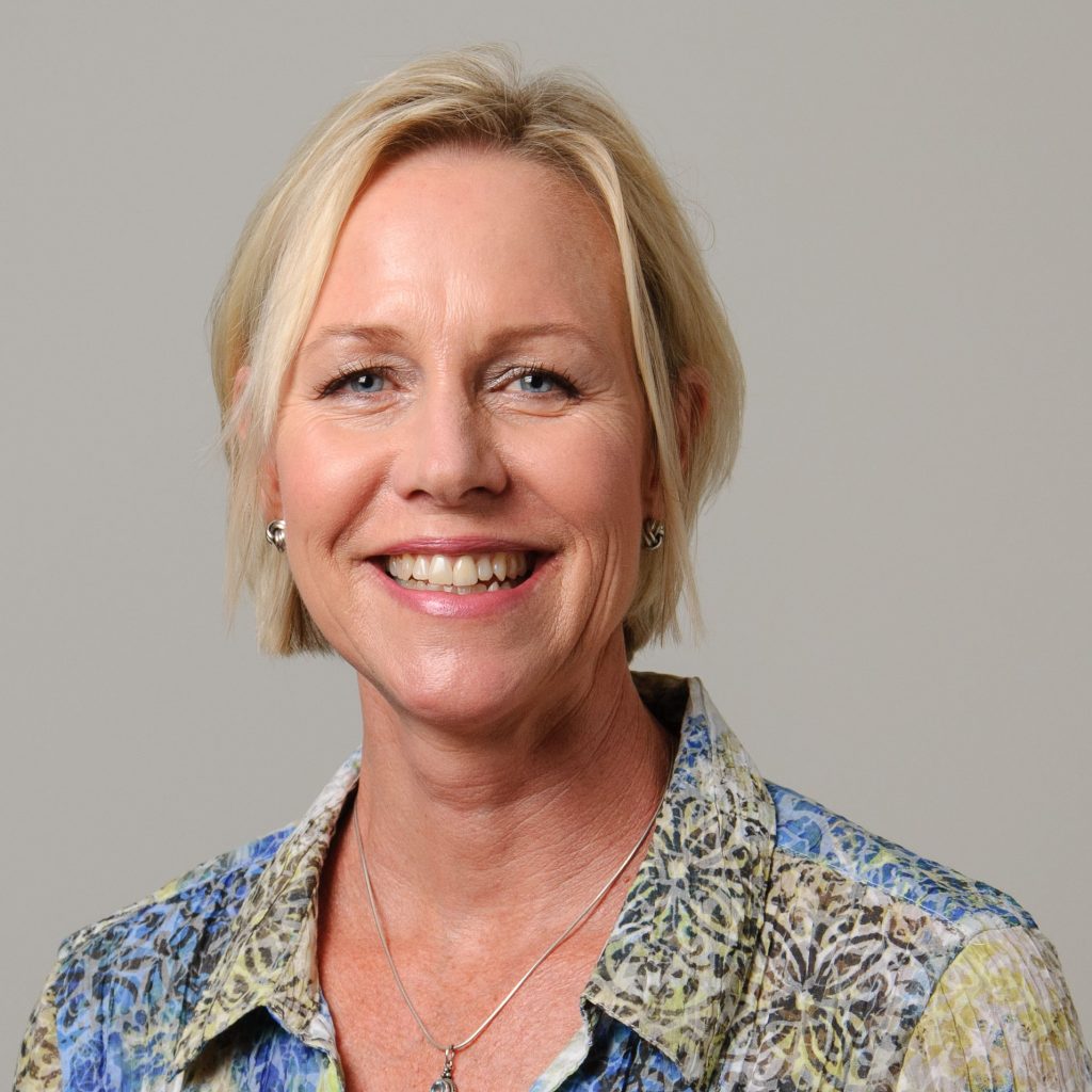 Susan Hoge headshot